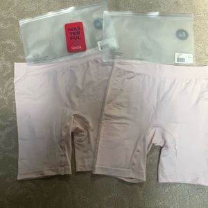 2 pairs of Thighsociety Cooling Shorts 5’ S/M NEW